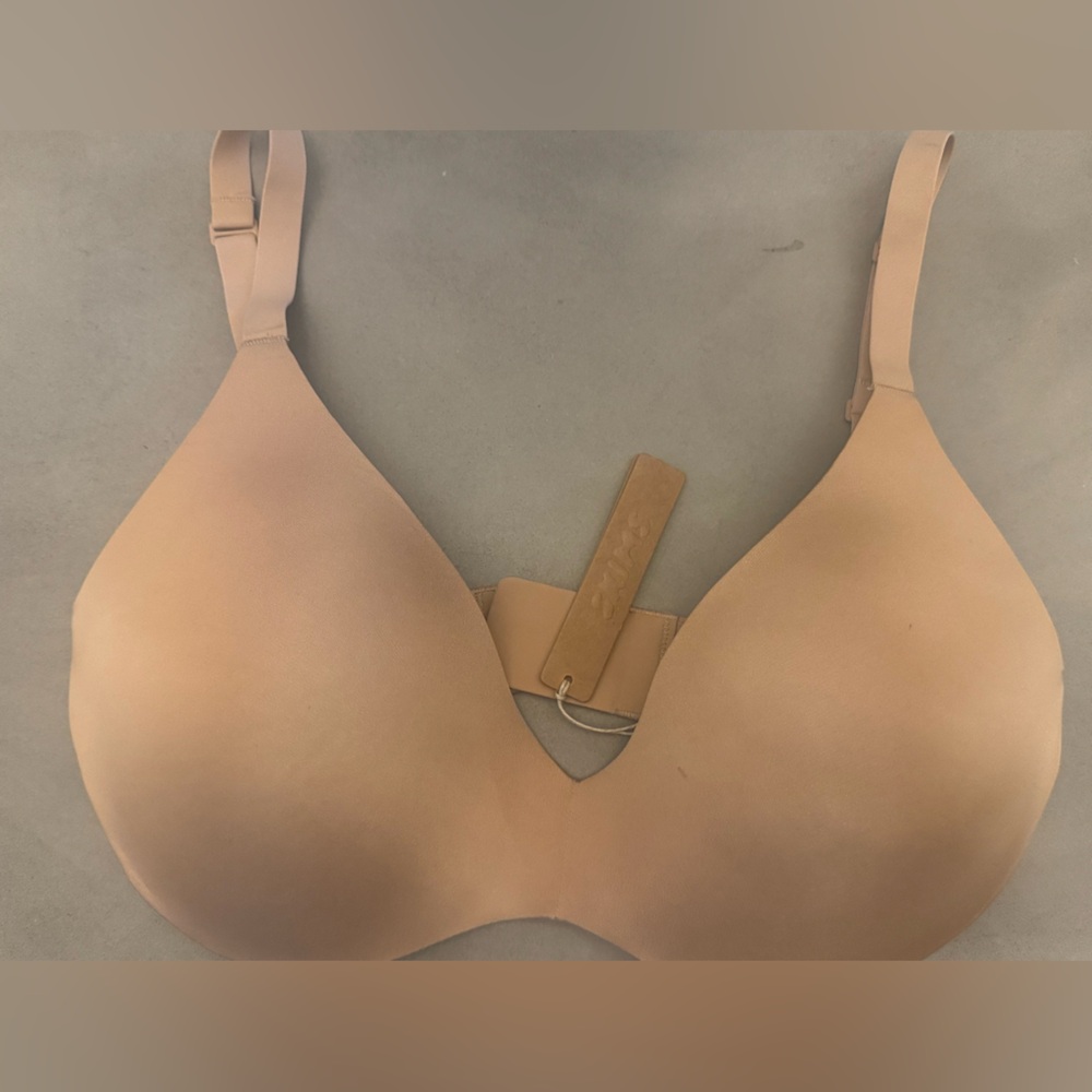 SKIMS Wireless Push Up Bra 34DD Clay Nude Seamless T-Shirt Bra NWT